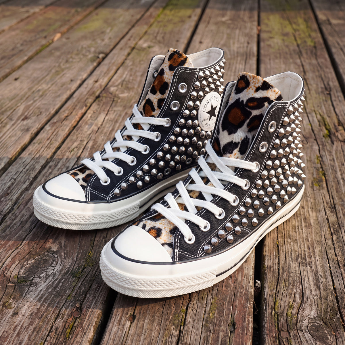Schwarze Leopardmuster Nieten-High-Top-Sneaker, Punk-Rock-Spike-Canvas-Schuhe