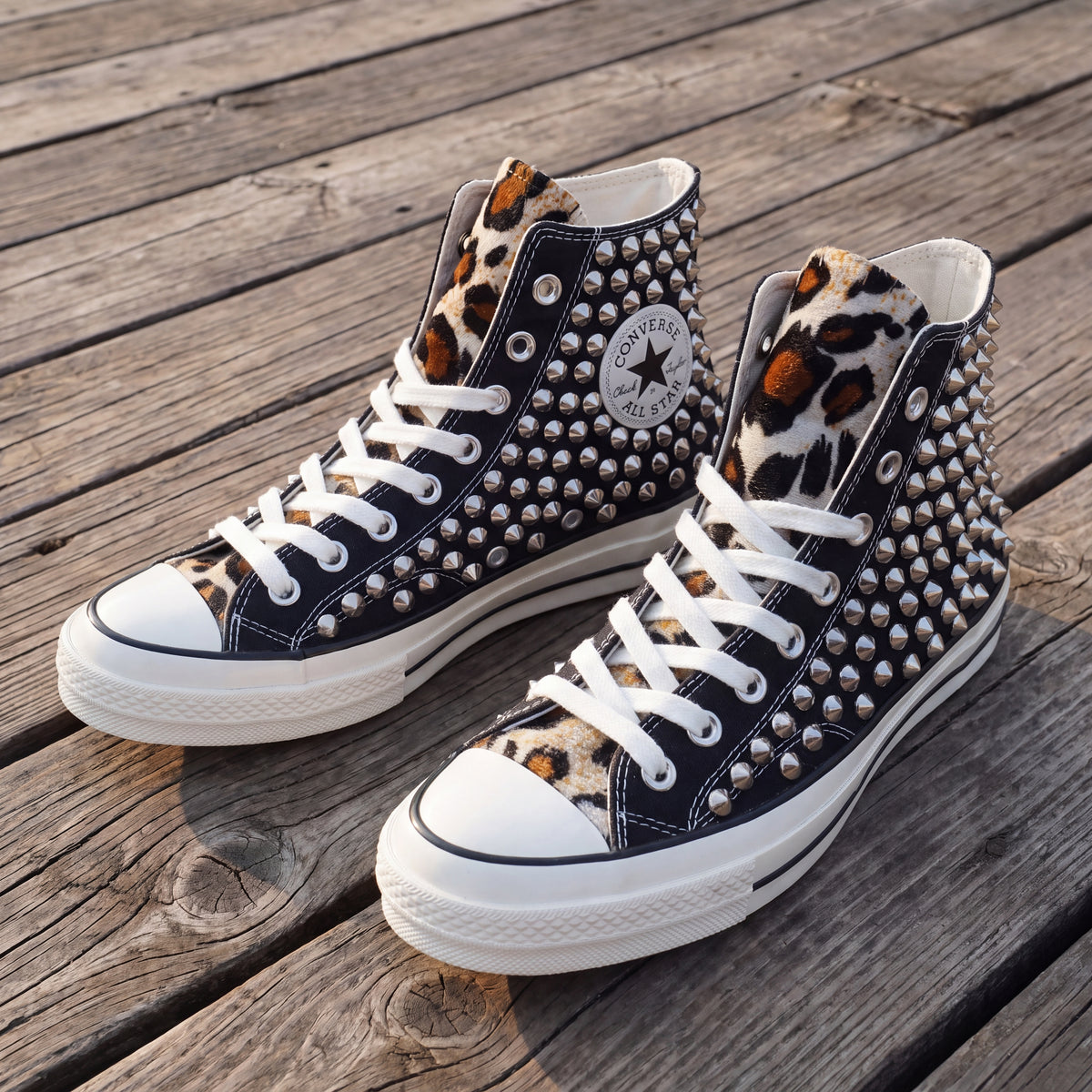 Schwarze Leopardmuster Nieten-High-Top-Sneaker, Punk-Rock-Spike-Canvas-Schuhe