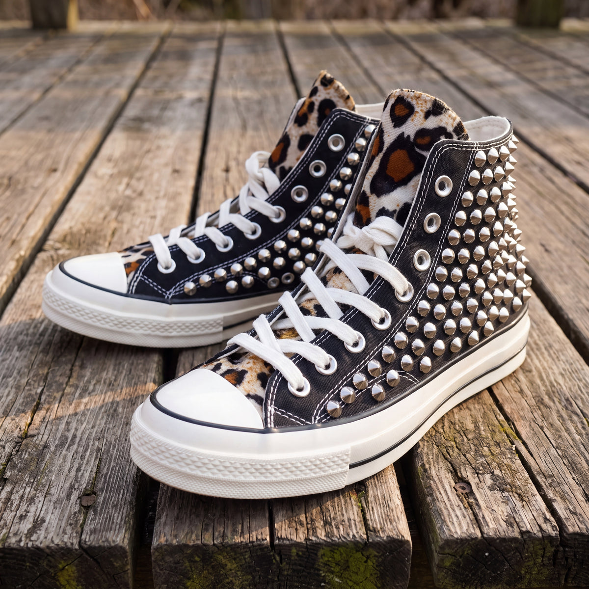 Schwarze Leopardmuster Nieten-High-Top-Sneaker, Punk-Rock-Spike-Canvas-Schuhe