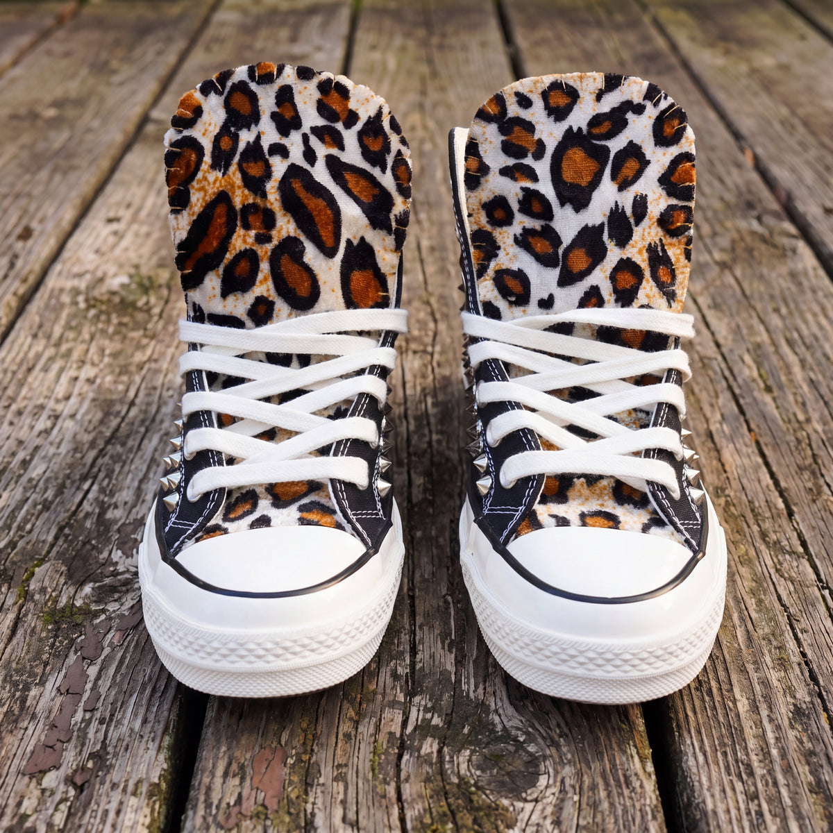 Schwarze Leopardmuster Nieten-High-Top-Sneaker, Punk-Rock-Spike-Canvas-Schuhe