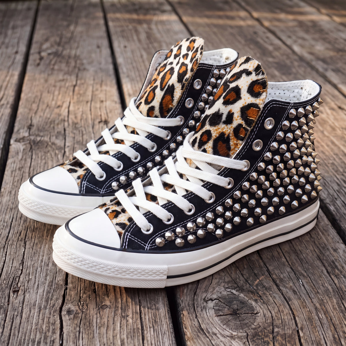 Schwarze Leopardmuster Nieten-High-Top-Sneaker, Punk-Rock-Spike-Canvas-Schuhe